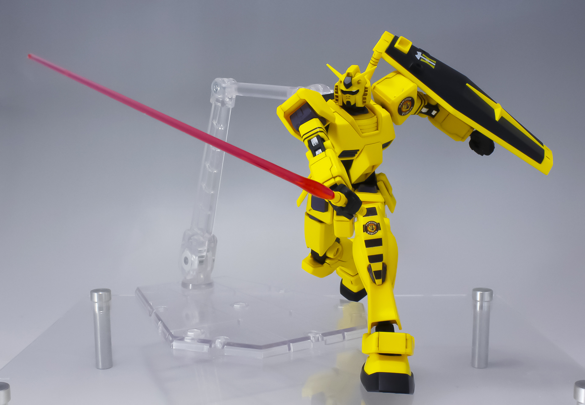 ガンダム　タイガースバージョン　RX-78-2 阪神タイガースコラボ HG 1/144 RX-78-2 ガンダム タイガースVer