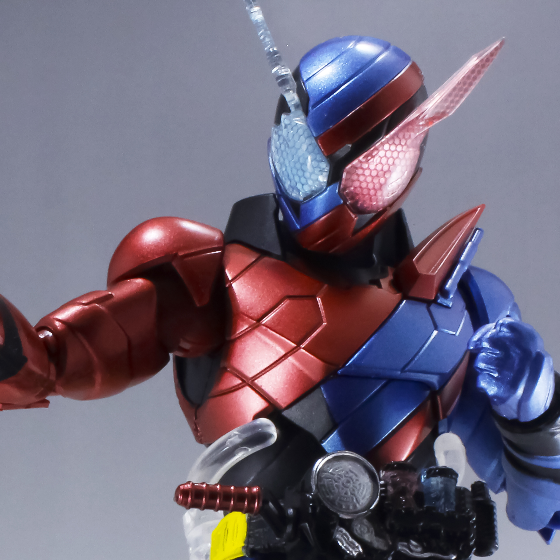 S.H.Figuarts 仮面ライダービルド ラビットタンクフォーム