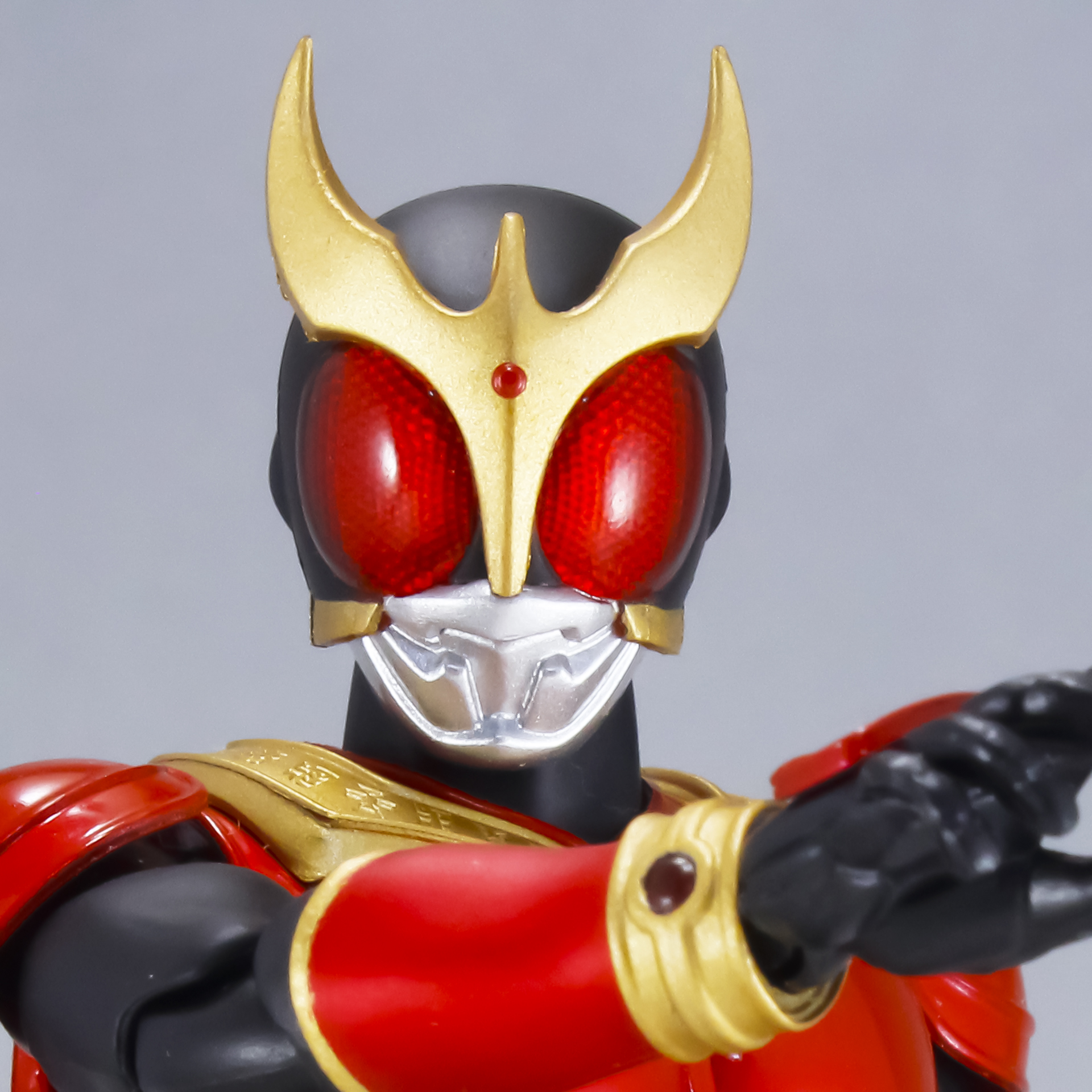 S.H.Figuarts（真骨彫製法） 仮面ライダークウガ マイティフォーム