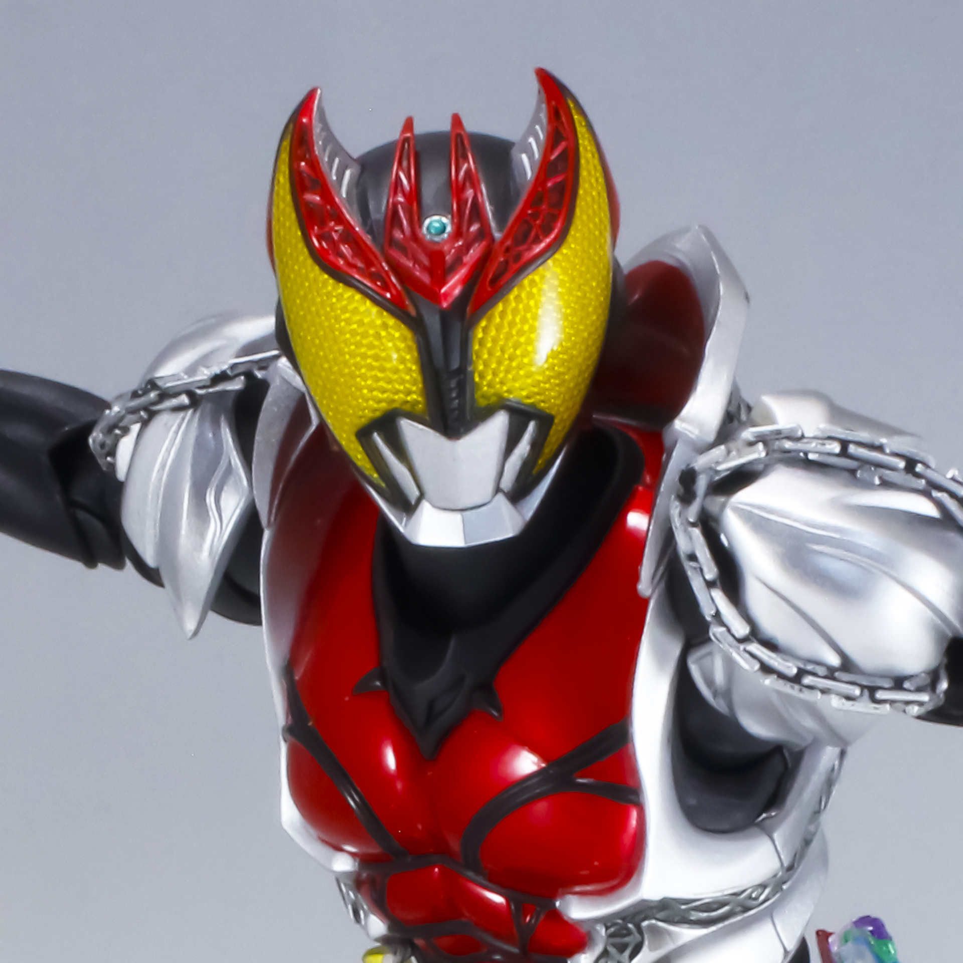 S.H.Figuarts（真骨彫製法） 仮面ライダーキバ キバフォーム