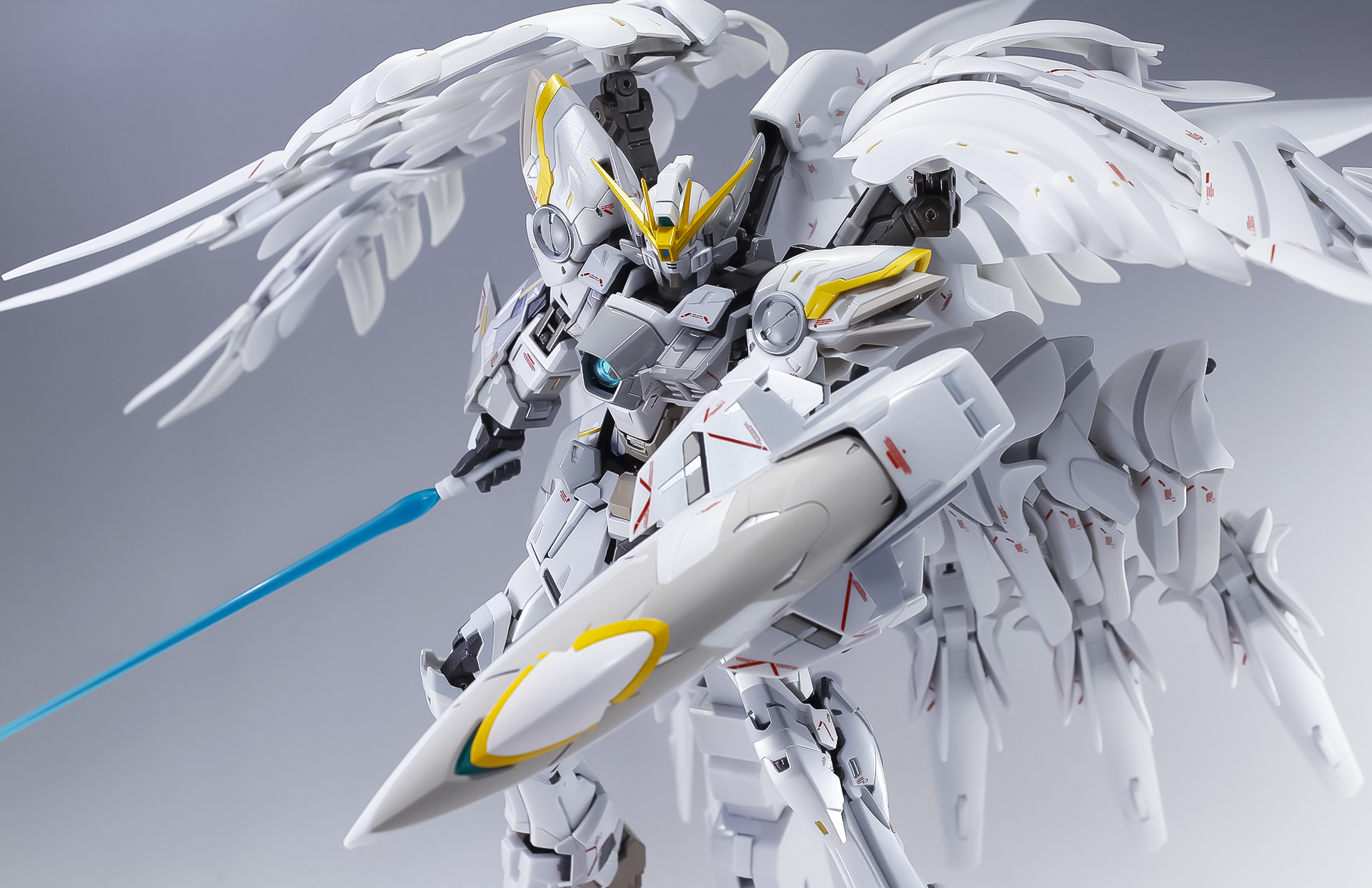 BANDAI - METAL COMPOSITE ウイングガンダム スノーホワイト