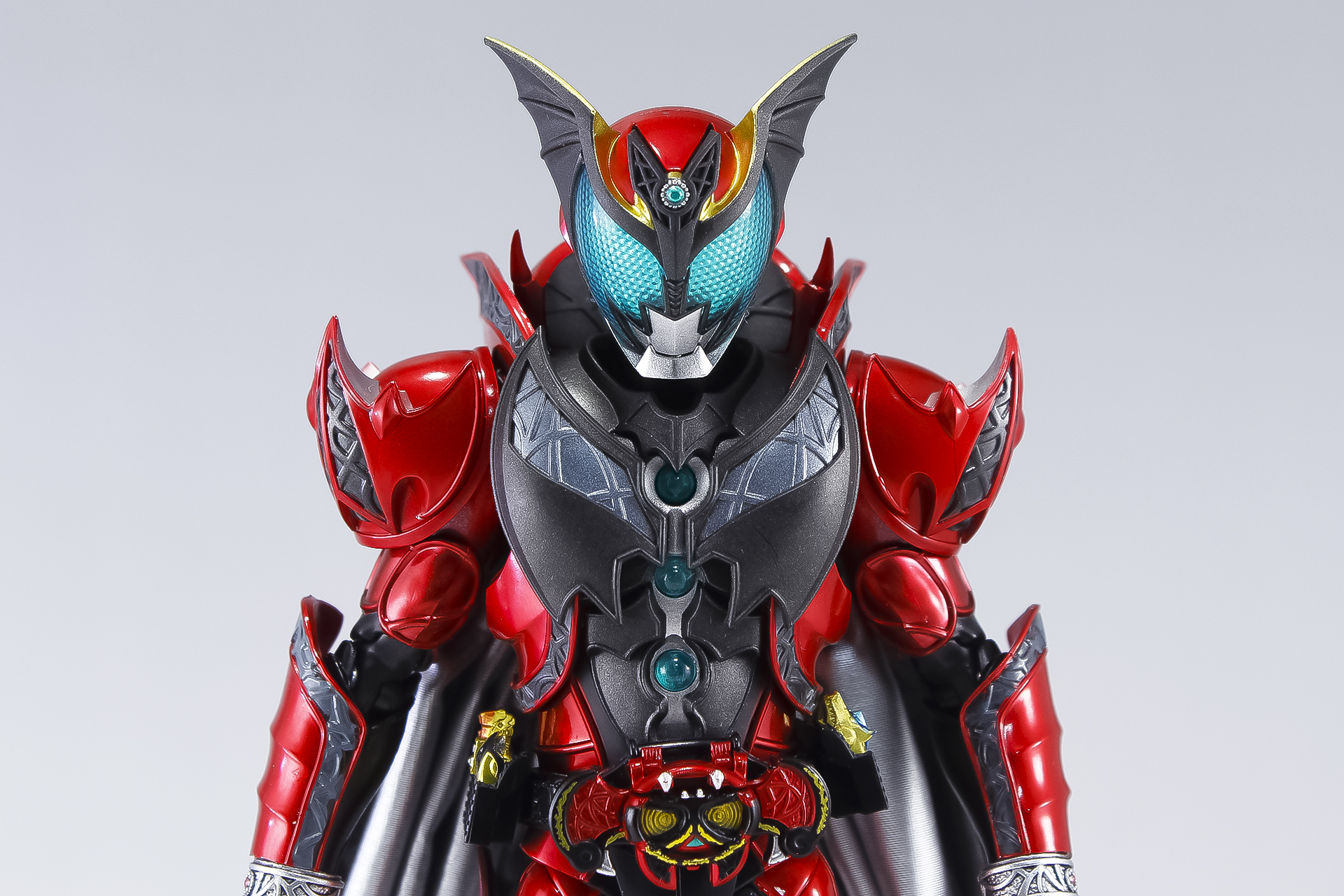 S.H.フィギュアーツ (真骨彫製法)仮面ライダーダークキバ