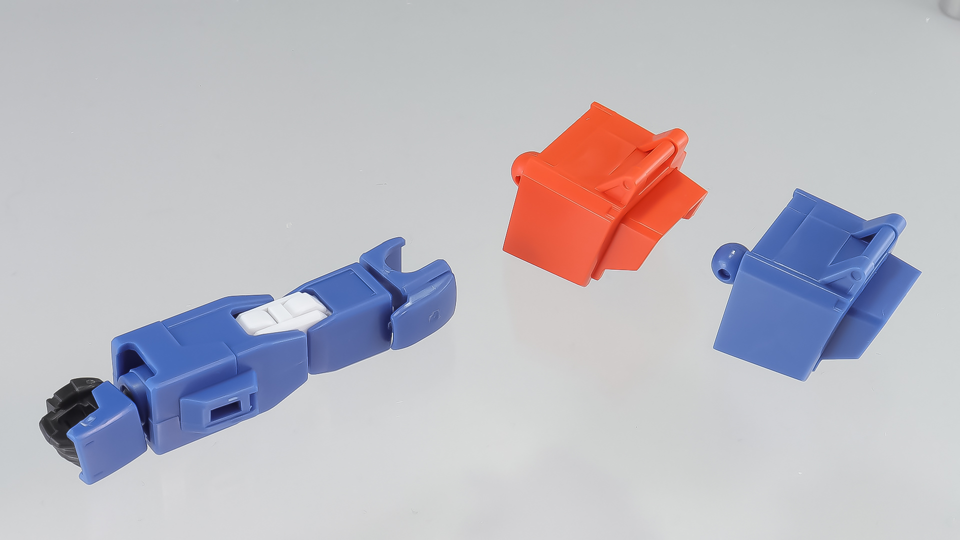 HGUC 1/144 No.208 ブルーディスティニー2号機 