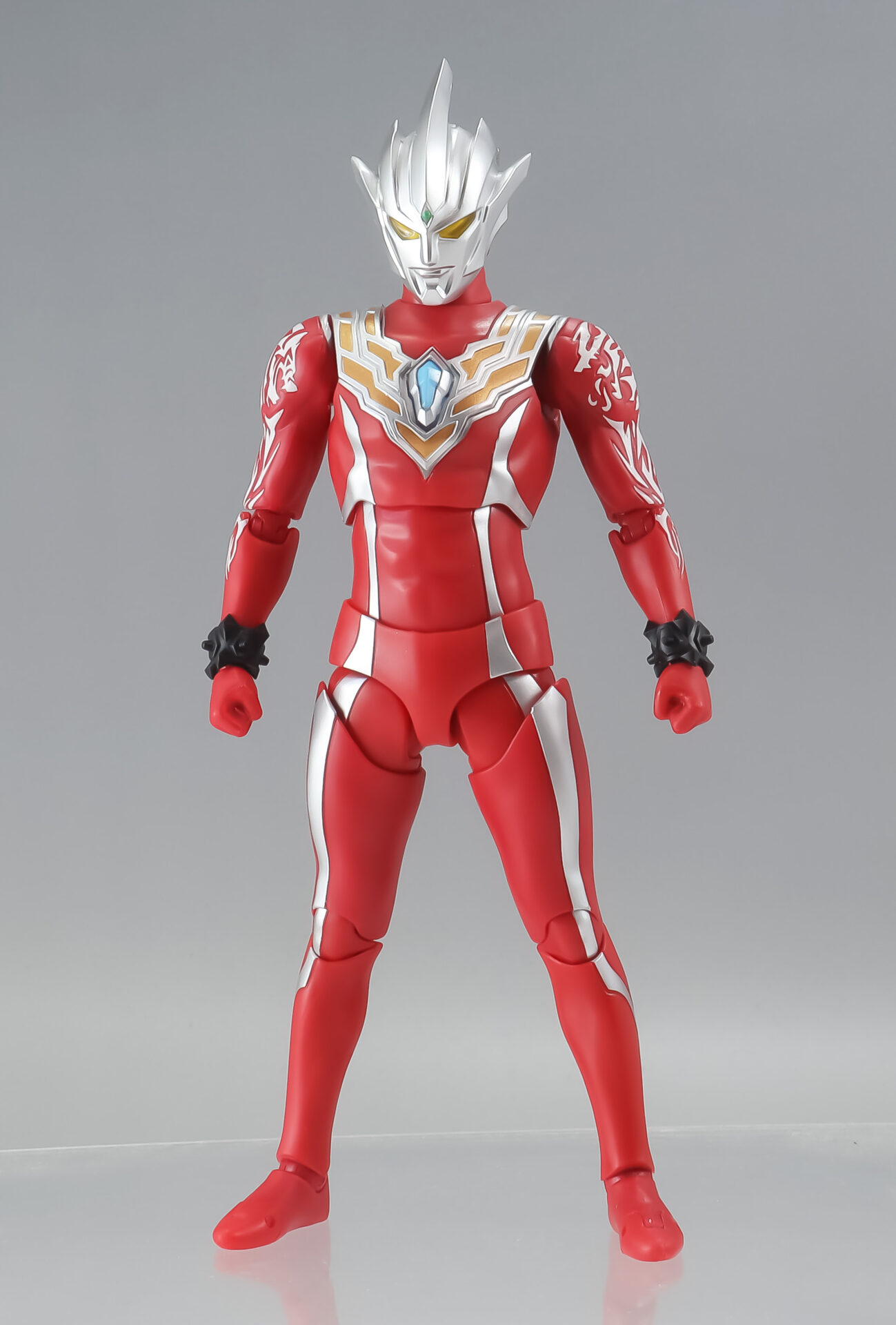 ウルトラマン 色 一覧 ウルトラマンシリーズ フィギュア 黒赤